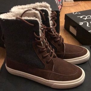 American Eagle booties